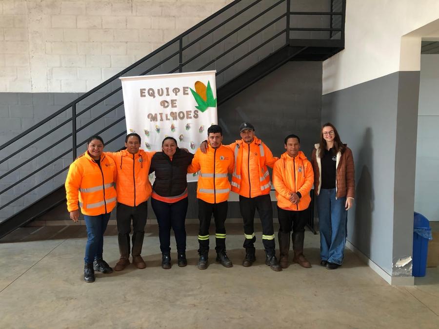 Colaboradores da GATT com uniformes de inverno